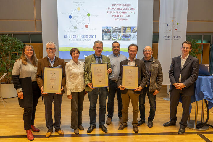 Erster Preis für energieautarkes Passivhaus und klimaneutrale Schreinerei in Berg