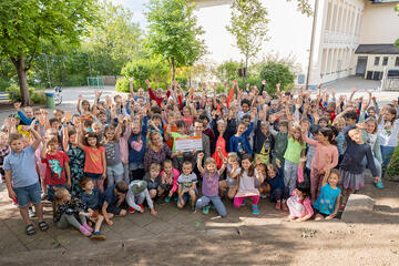 Grundschule Starnberg spendet 1.000 Euro für ukrainische Flüchtlinge